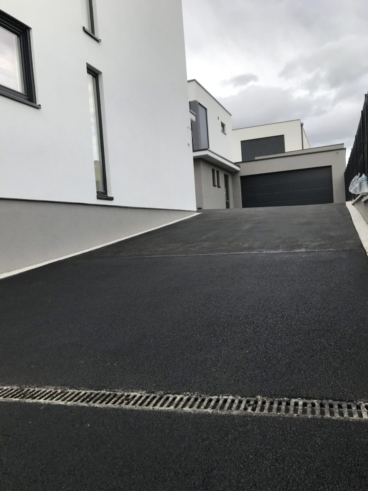 Accès garage en enrobé